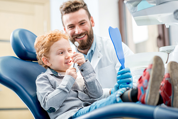 When to Bring Your Child to See a General Dentist from Metcalf Dental in Oak Brook, IL